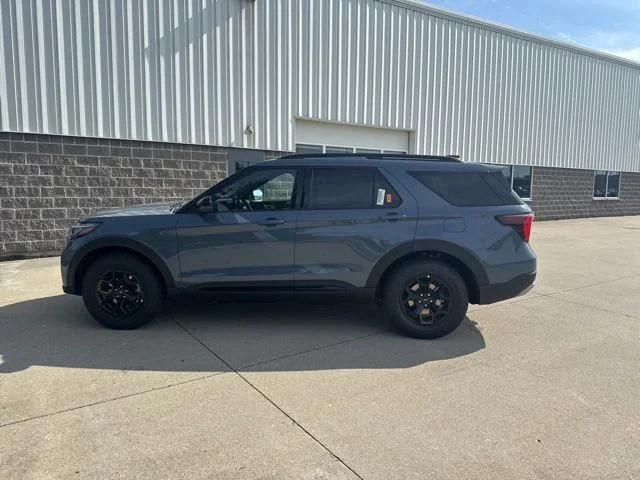 New 2026 Vapor Blue Metallic Ford Tremor® image 8