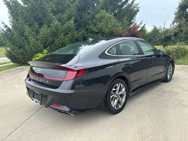 Used 2022 Phantom Black Hyundai SEL image 6
