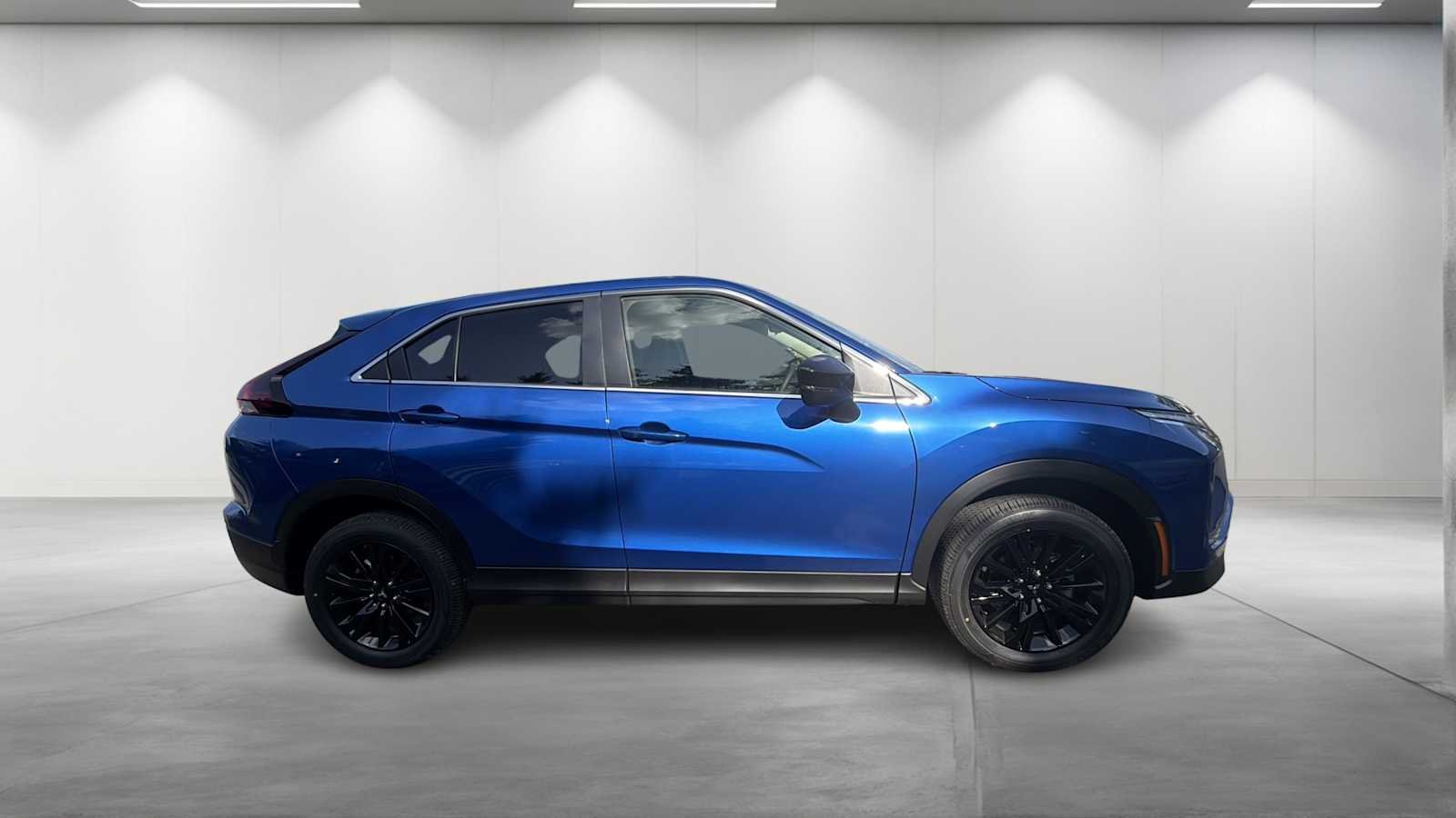 New 2026 Lightning Blue Metallic Mitsubishi LE 1.5T S-AWC image 8