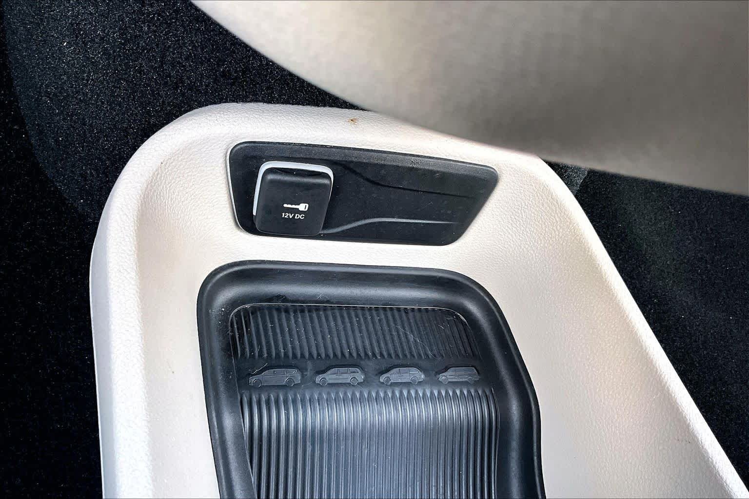 Used 2024 Bright White Clearcoat Chrysler Hybrid Select image 36
