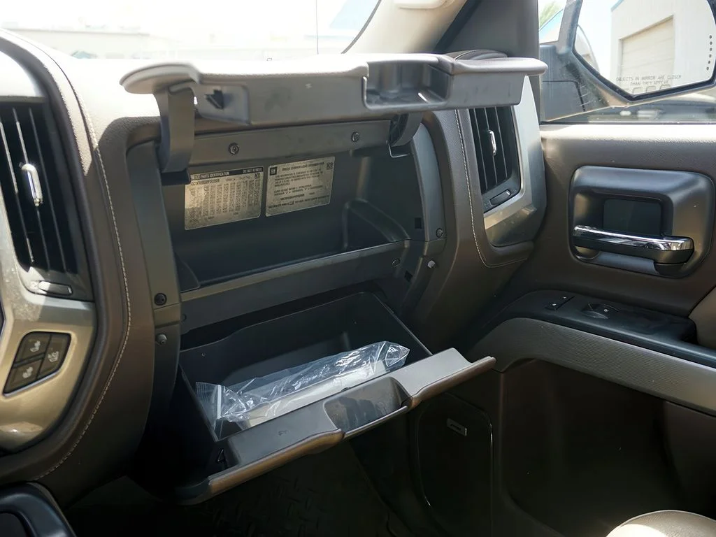 Used 2015 DEEP OCEAN BLUE METALLIC Chevrolet LTZ image 34