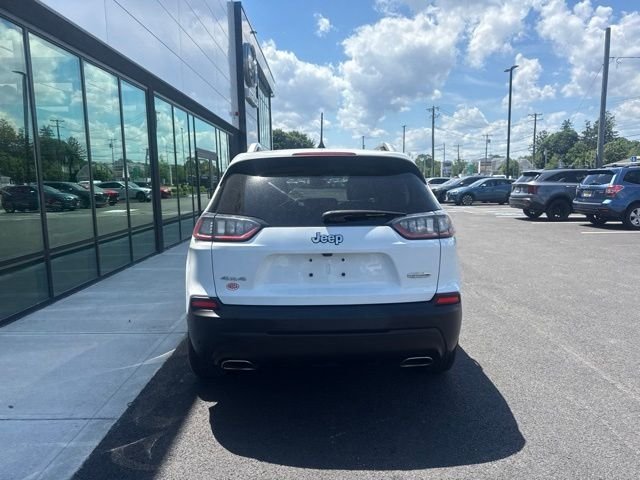 Used 2021 Bright White Clearcoat Jeep Latitude Lux image 4