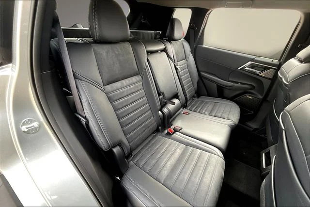 2026 Mitsubishi Outlander SE - Photo 10