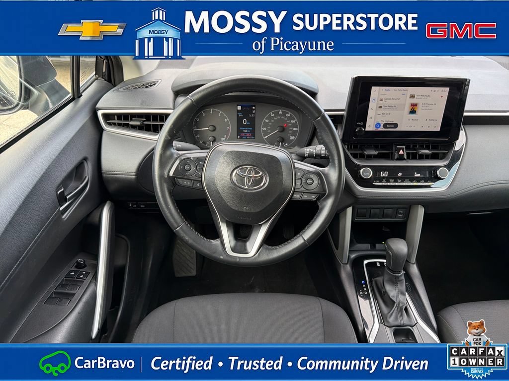 2025 Toyota Corolla Cross LE - Photo 15