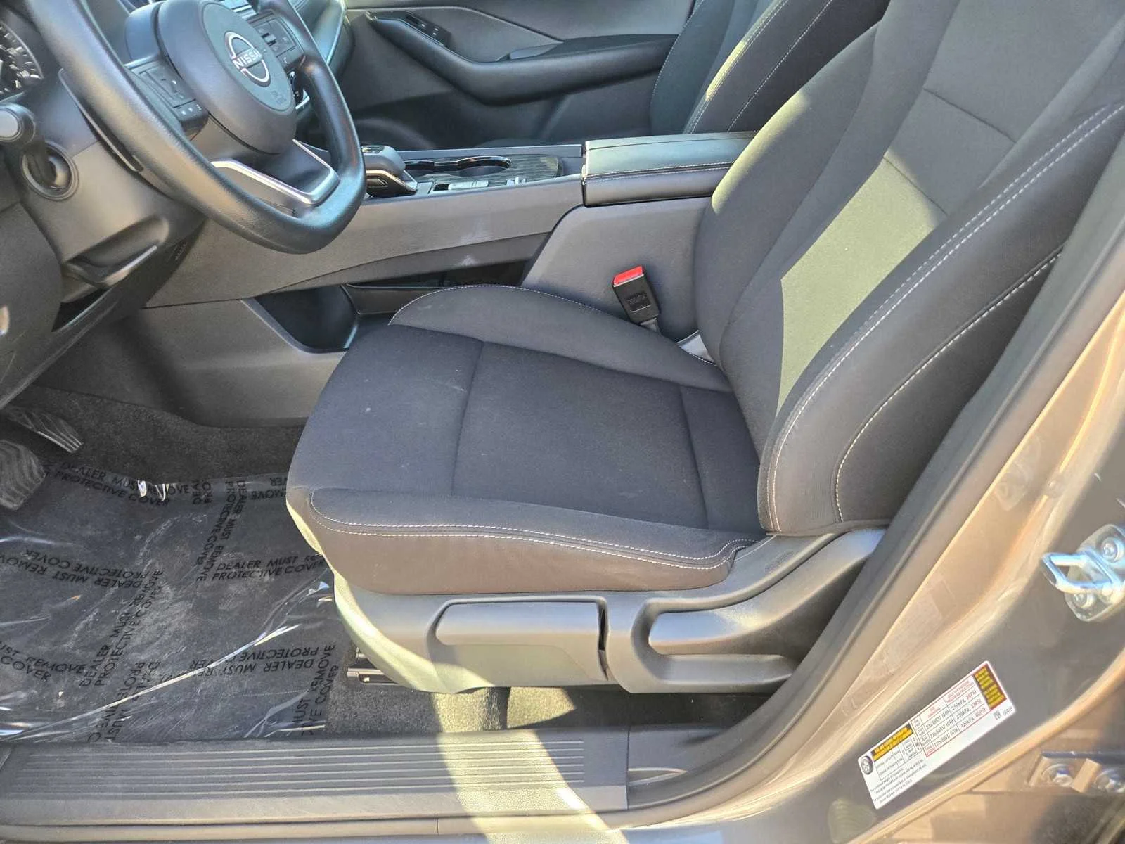 Used 2024  Nissan S image 21