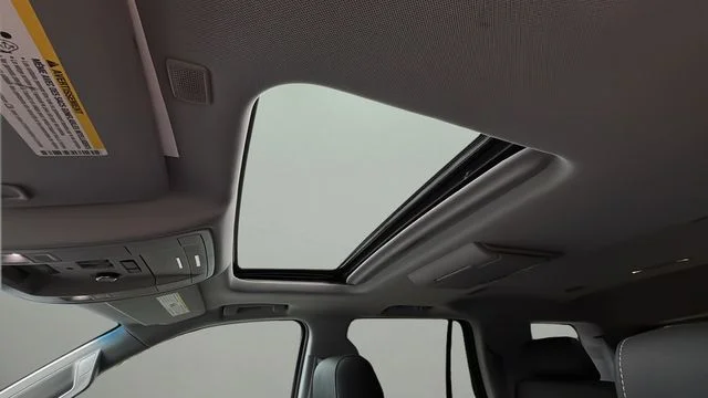 Used 2019 White Chevrolet Premier image 19