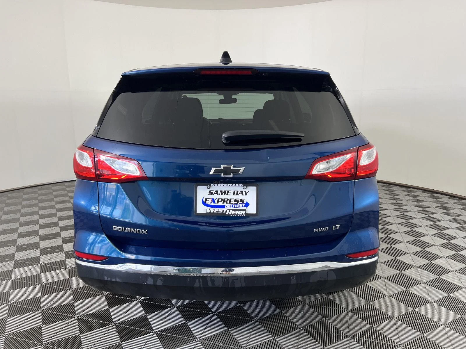 Used 2020 Pacific Blue Metallic Chevrolet LT image 4