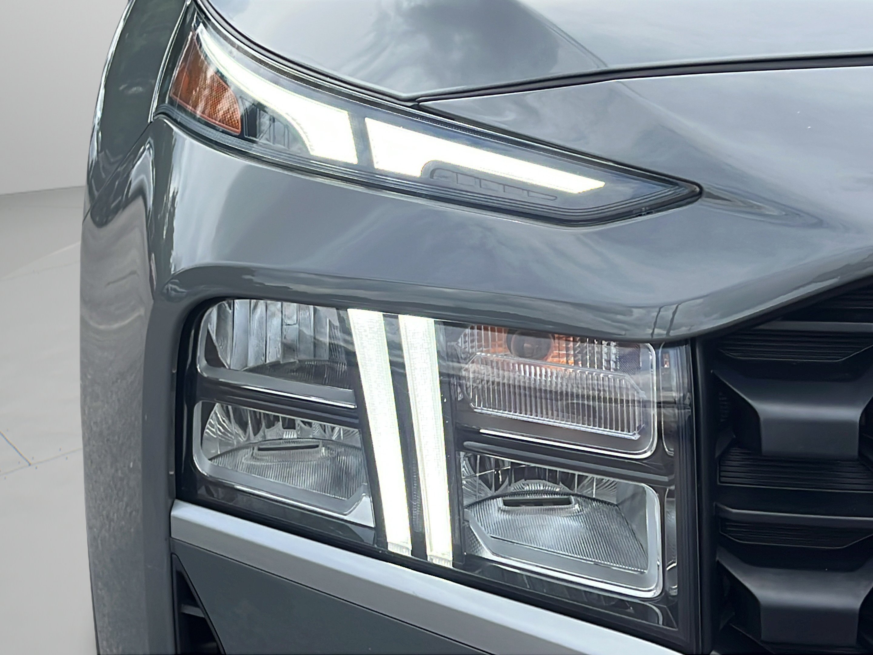 Used 2023 Hampton Gray Hyundai SEL image 9