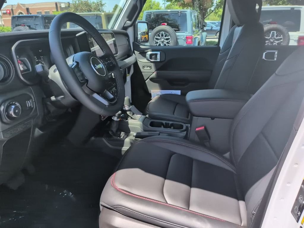 New 2026 Bright White Clearcoat Jeep Rubicon image 17