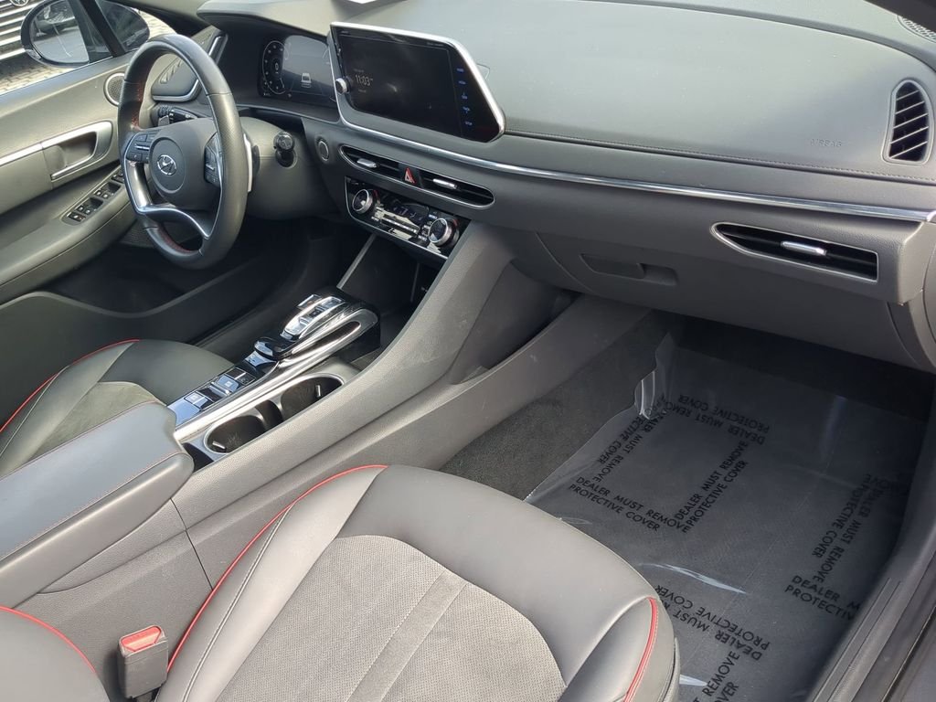 Used 2022 Blue Hyundai SEL Plus image 11