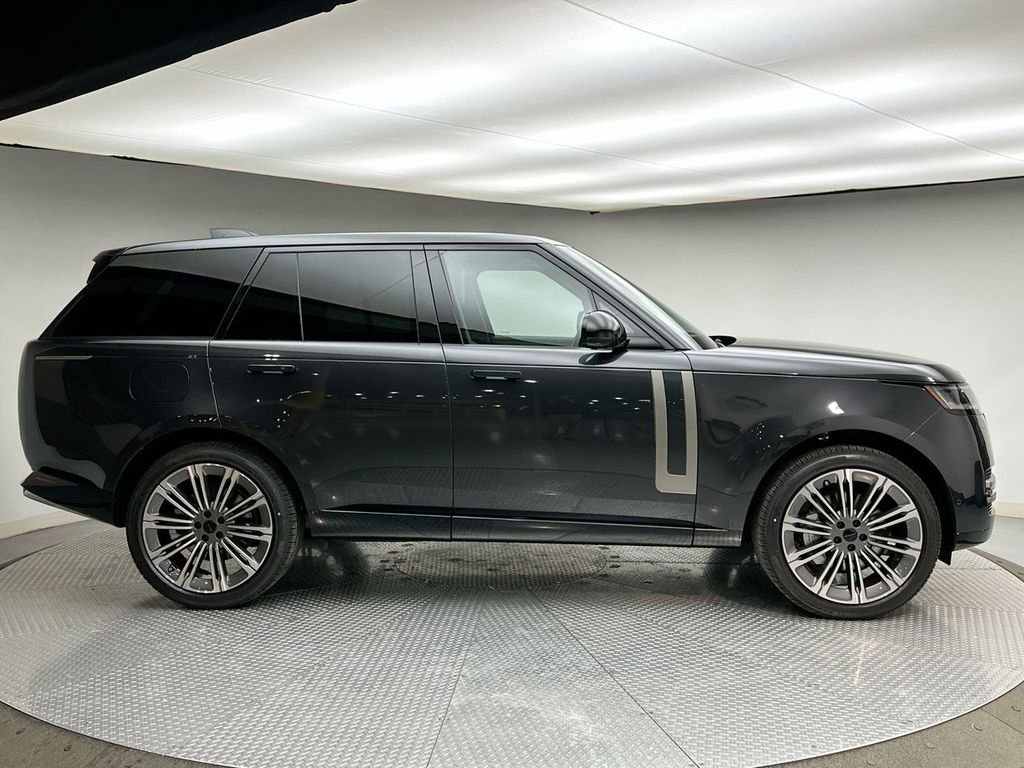 New 2026 Carpathian Gray Premium Metallic Land Rover SE image 14