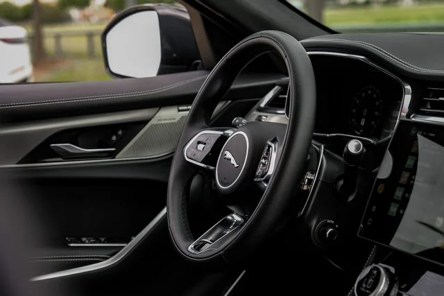2026 Jaguar F-Pace R-Dynamic S - Photo 18