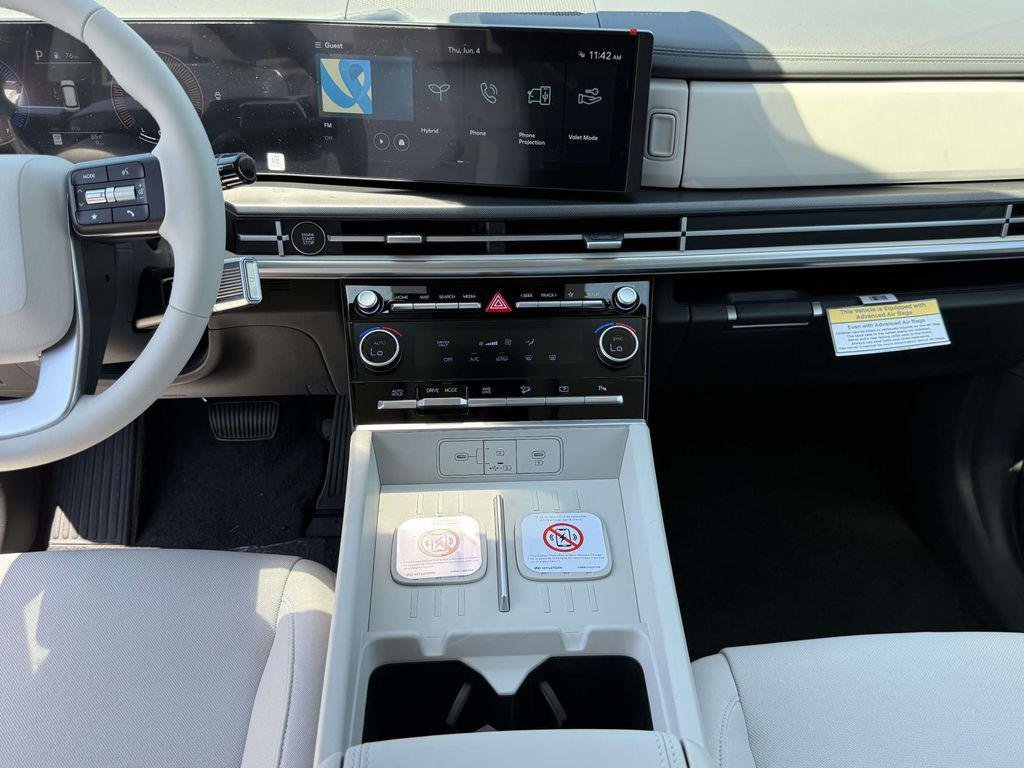 New 2026 White Hyundai SE image 18