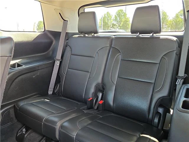 Used 2023 Sterling Metallic GMC SLT Front-Wheel Drive image 14