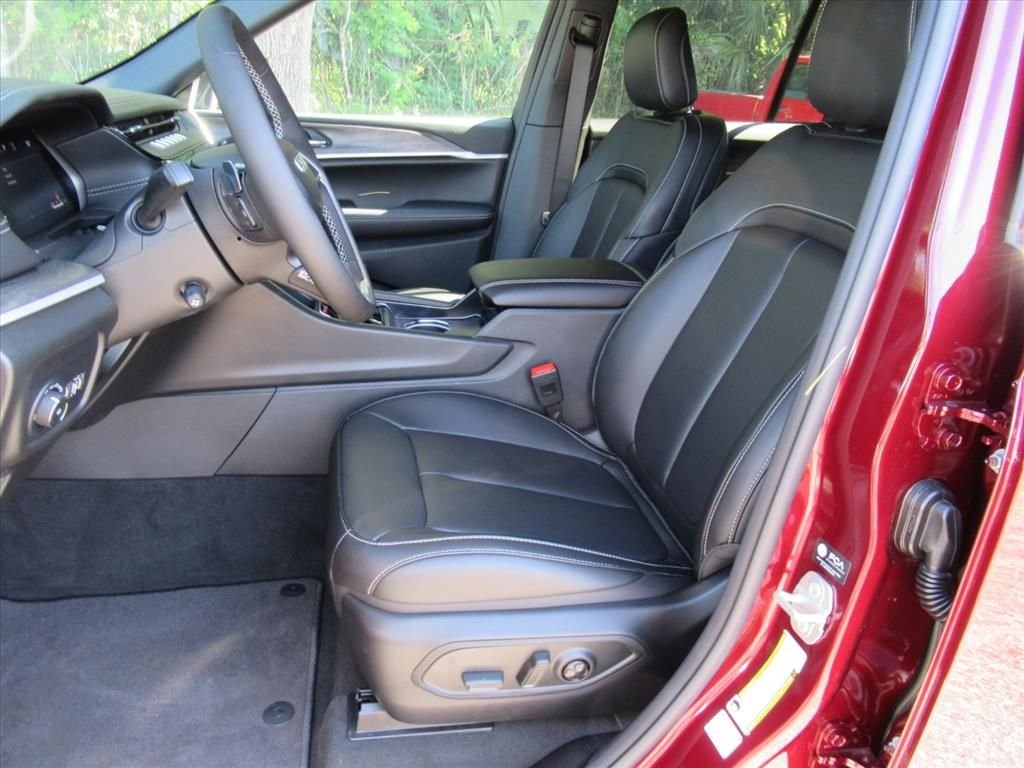 New 2026 Velvet Red Pearl-Coat Exterior Paint Jeep Limited image 18