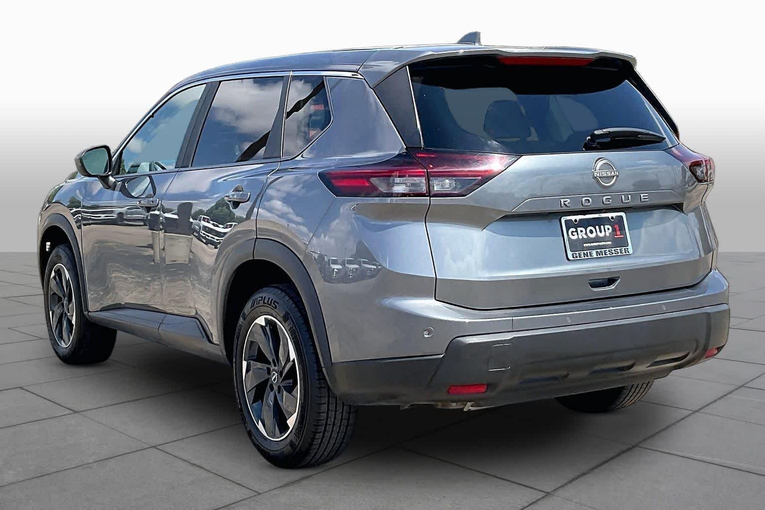 Used 2025 Gun Metallic Nissan SV image 11