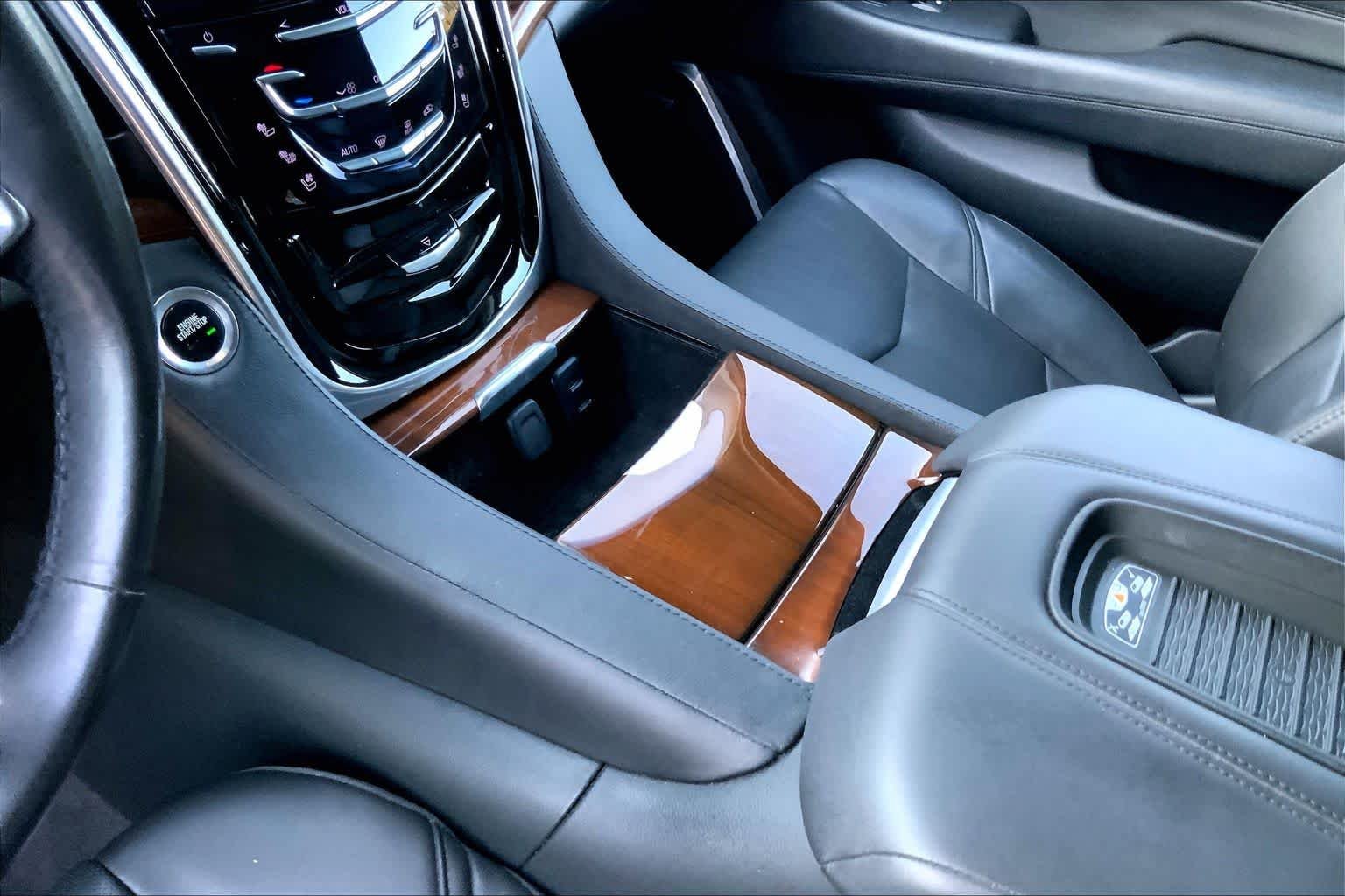 Used 2020 Shadow Metallic Cadillac Premium Luxury image 17