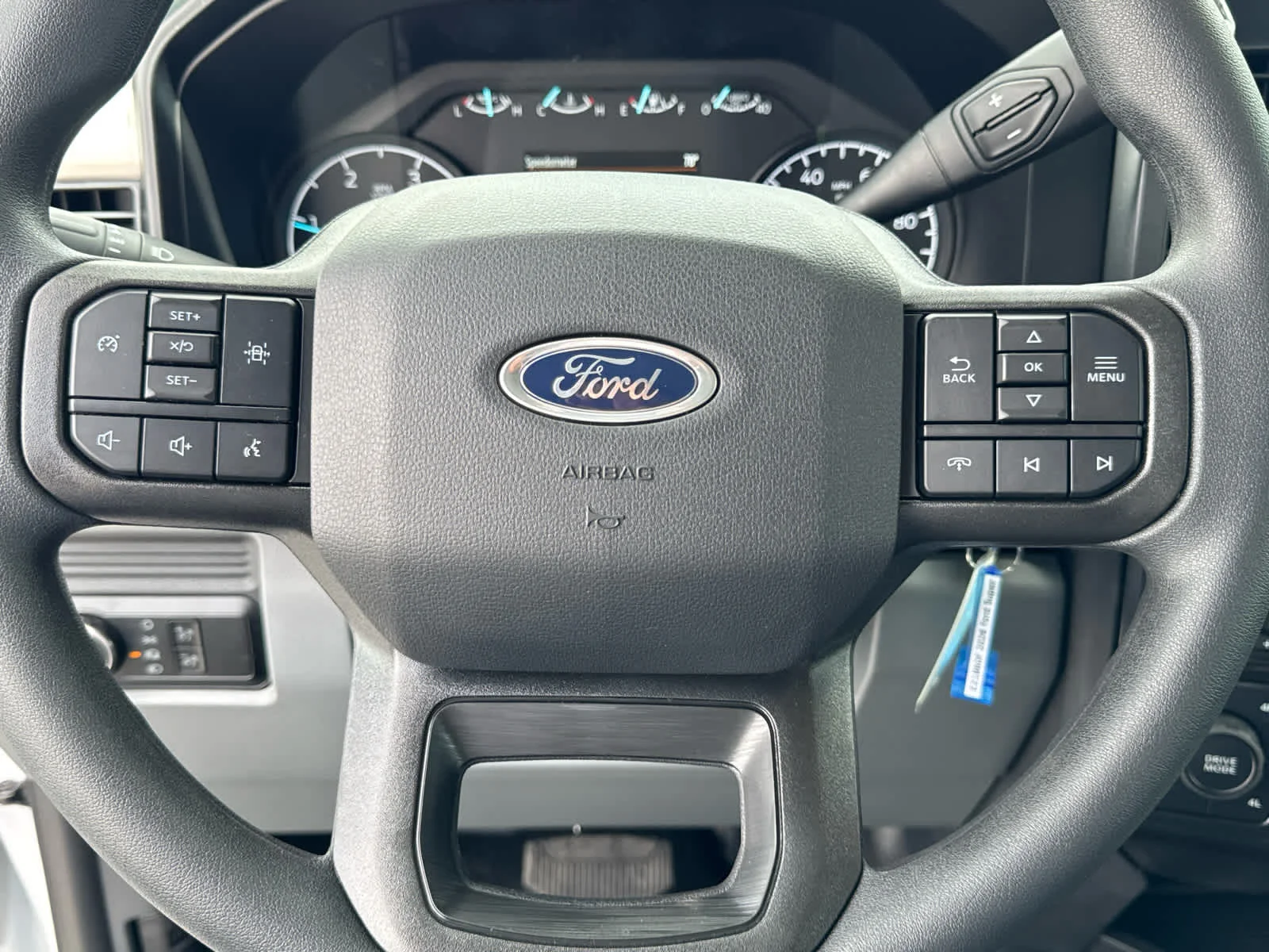 New 2026 Oxford White Ford F-550® XL image 25