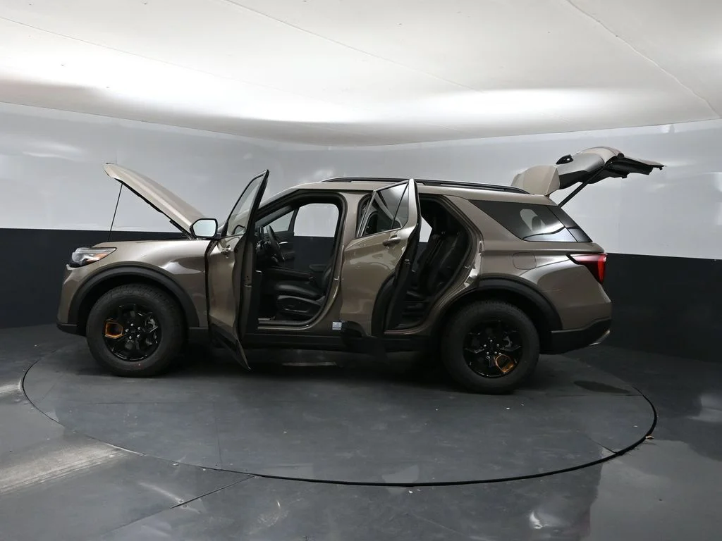 New 2026 Gray Ford Tremor image 42