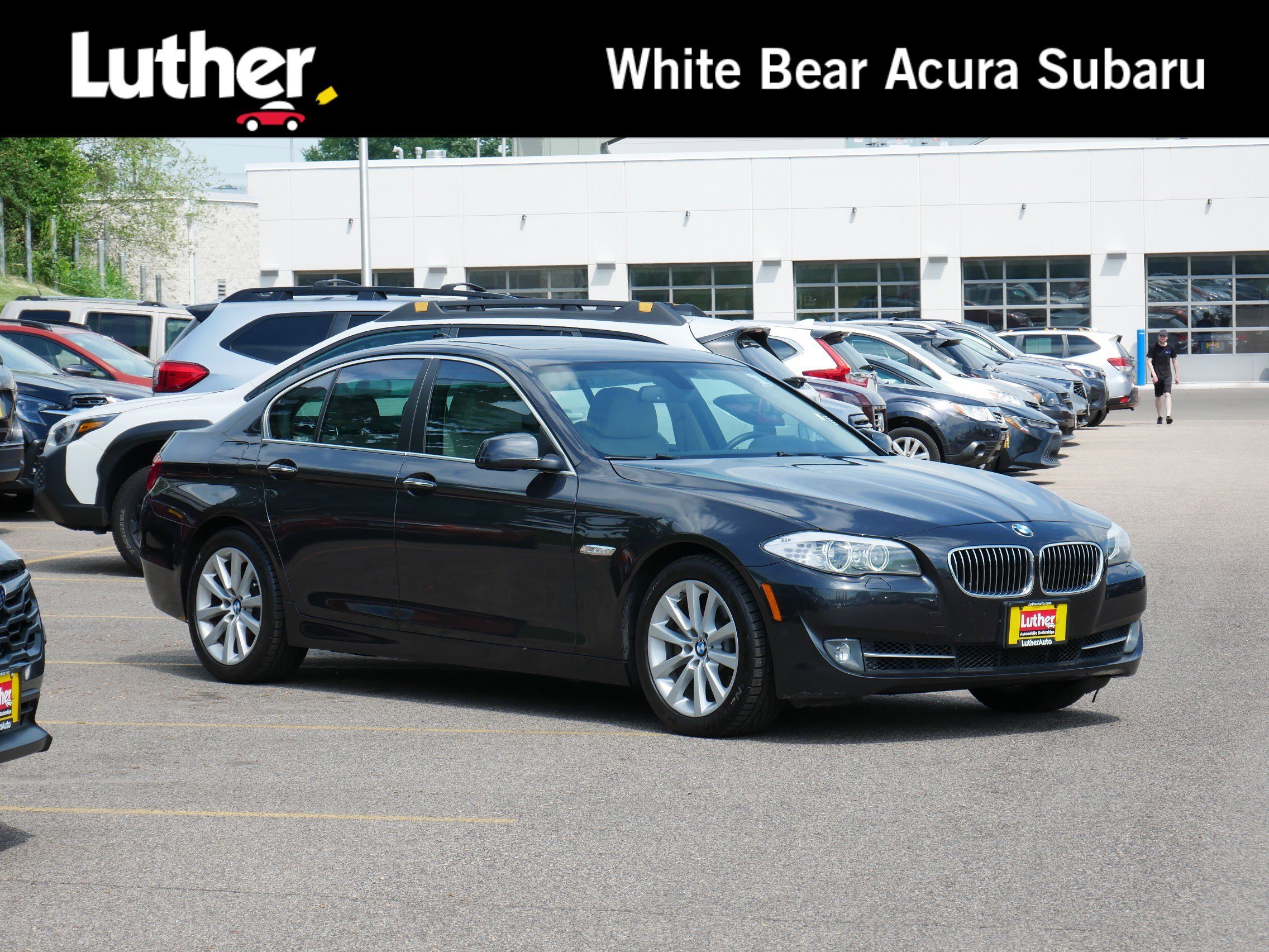 2013 BMW 5 Series 528i xDrive Sedan's photo