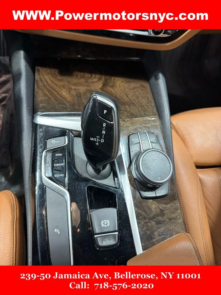 Used 2019 White BMW 540i xDrive image 24