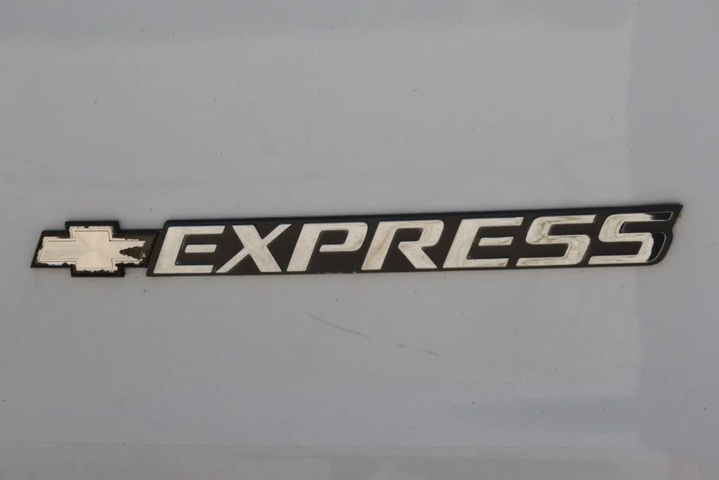Used 2018 White Chevrolet Work Van image 29