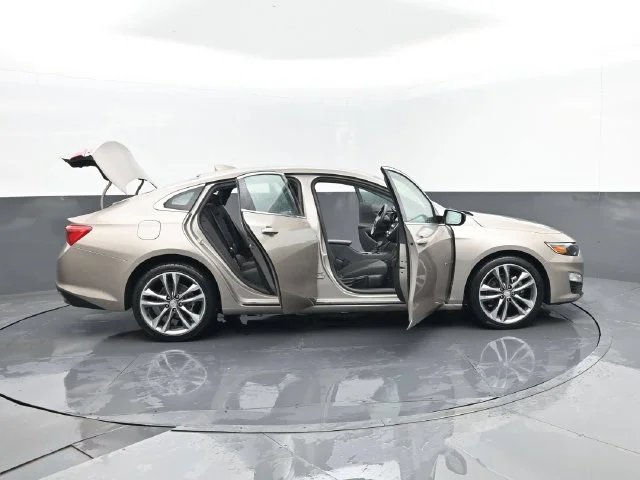 Used 2025 Mineral Gray Metallic Chevrolet LT image 28