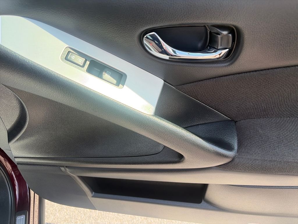 Used 2014 Midnight Nissan SV image 43