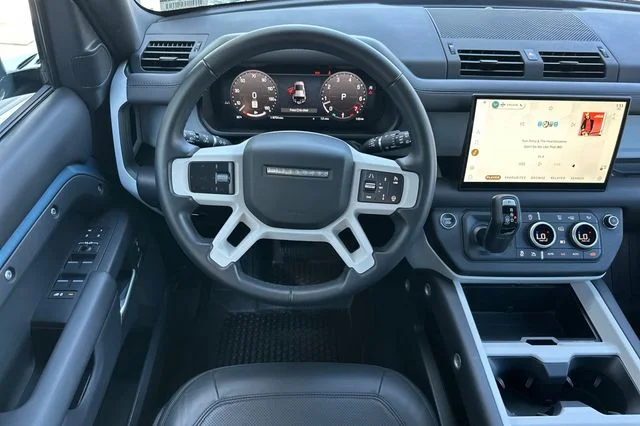 Certified Used 2025 Blue Land Rover X-Dynamic SE image 13