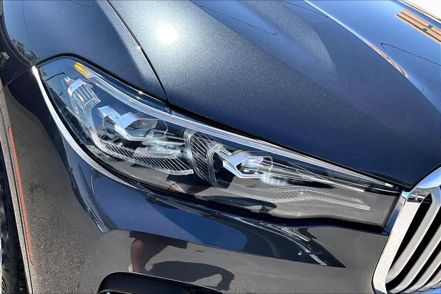 Used 2021 Dark Graphite Metallic BMW xDrive40i image 26