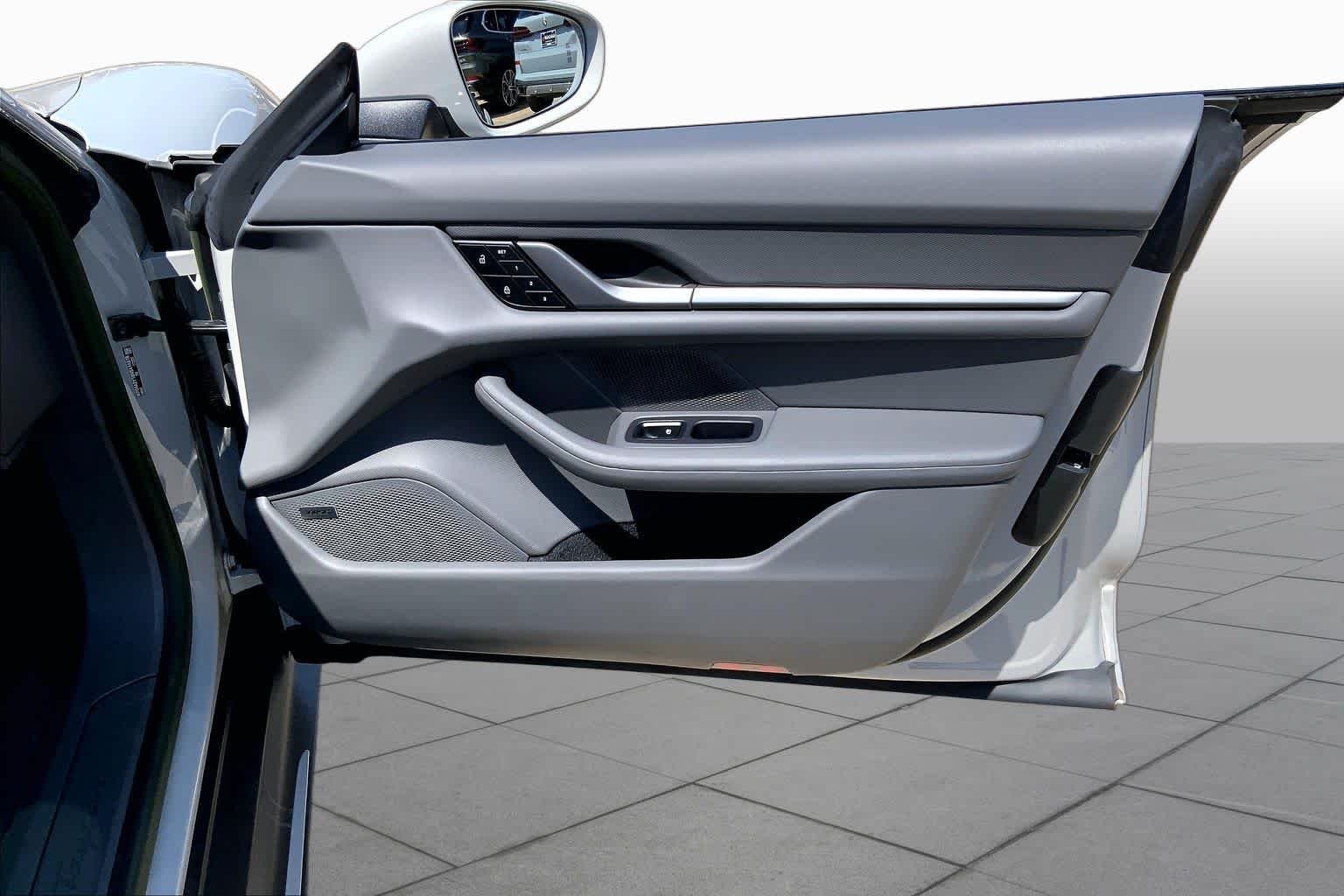 Used 2022 Chalk Porsche  image 20