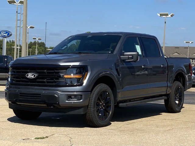 New 2026 Carbonized Gray Metallic Ford XLT image 6