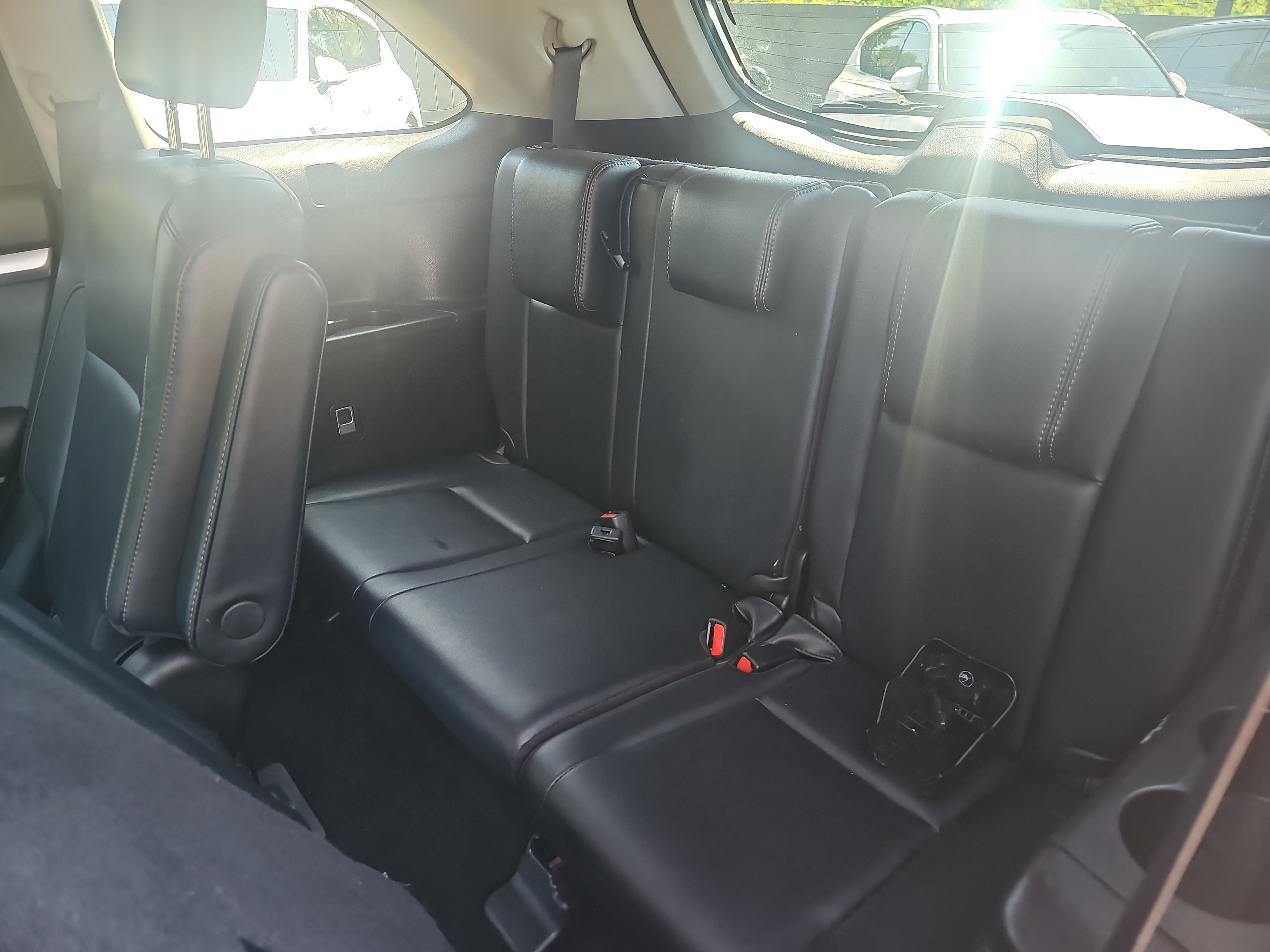 Used 2018 Predawn Gray Mica Toyota XLE image 32