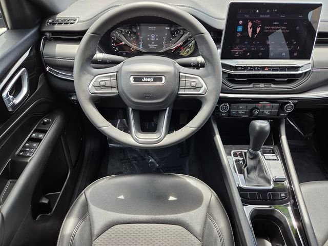 Certified Used 2022 Black Jeep Latitude image 17