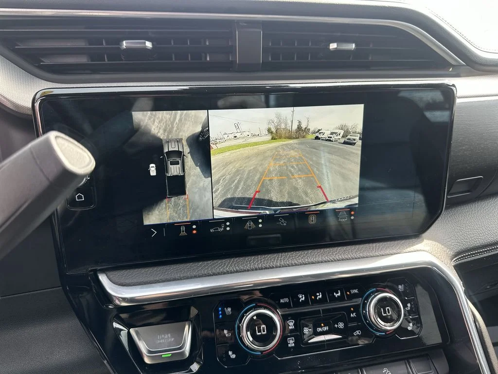 Used 2024 White GMC Denali image 17