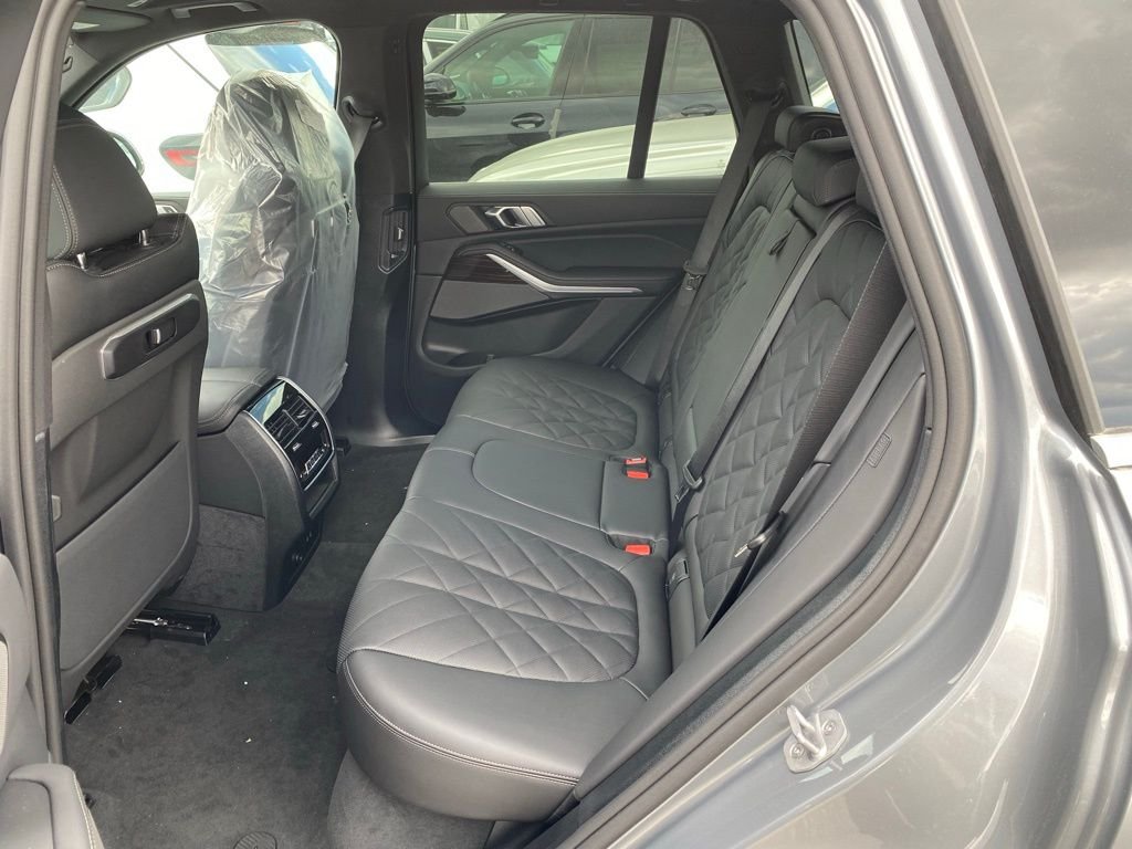New 2026 Skyscraper Grey Metallic BMW xDrive40i image 7