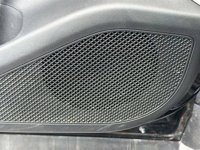 Used 2022 Black Hyundai SEL Convenience image 18