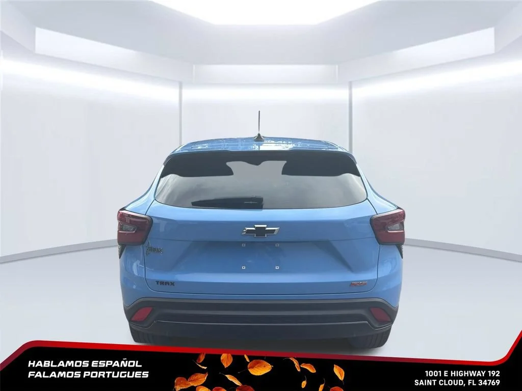 Certified Used 2024 Fountain Blue Chevrolet 1RS image 5