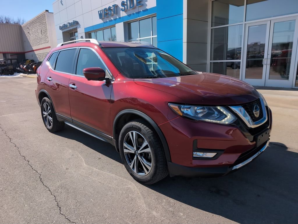 Used 2019 Nissan Rogue SV with VIN 5N1AT2MV2KC748517 for sale in Berlin, WI