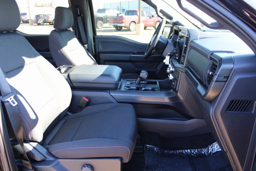 Used 2024  Ford XLT image 8