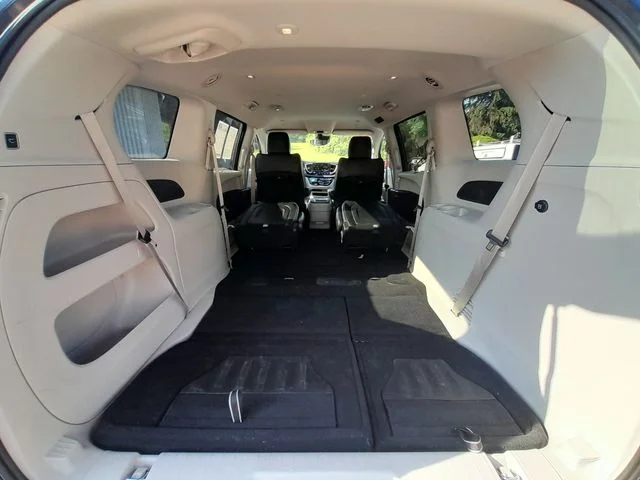Used 2023 Black Chrysler Touring L image 55