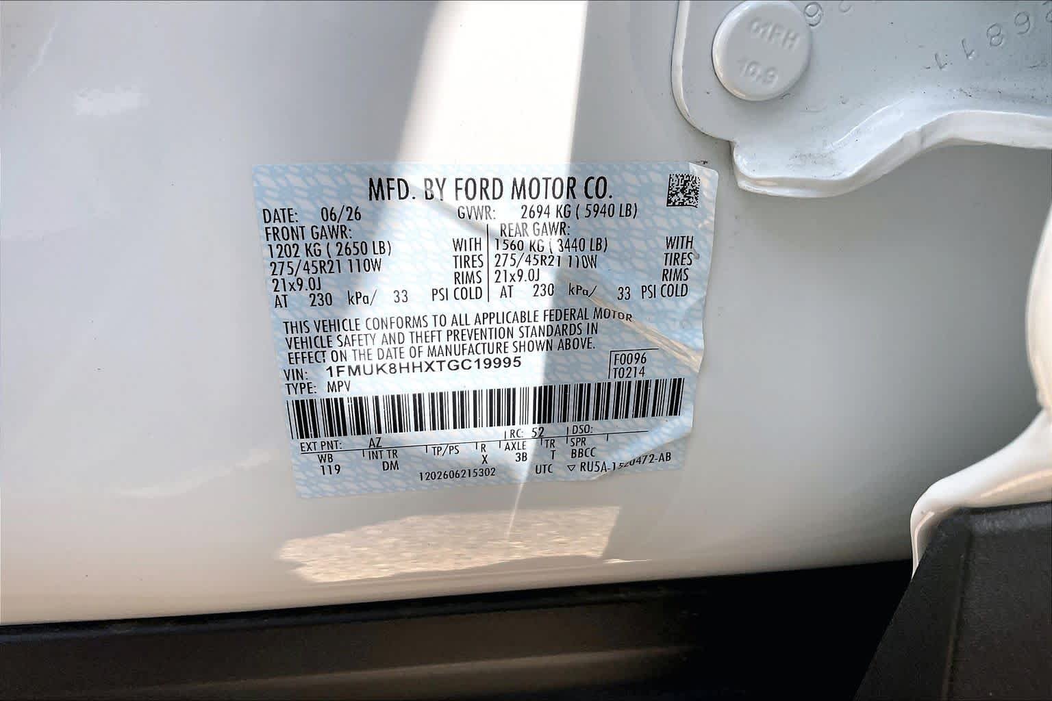 New 2026 Star White Metallic Tri-Coat Ford Platinum™ image 21