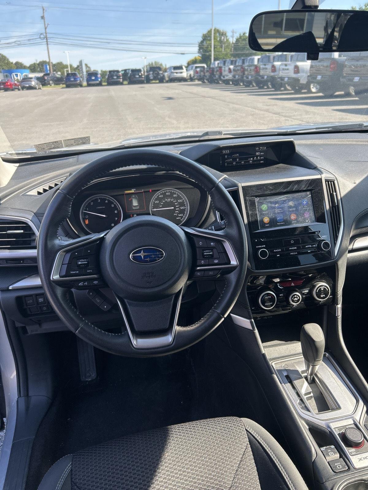 Used 2023 Ice Silver Metallic Subaru Premium image 9