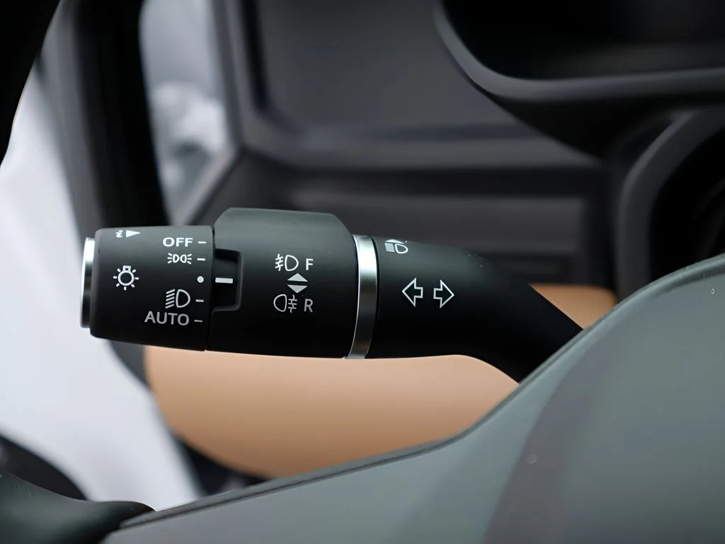 New 2026 Fuji White Land Rover S image 33