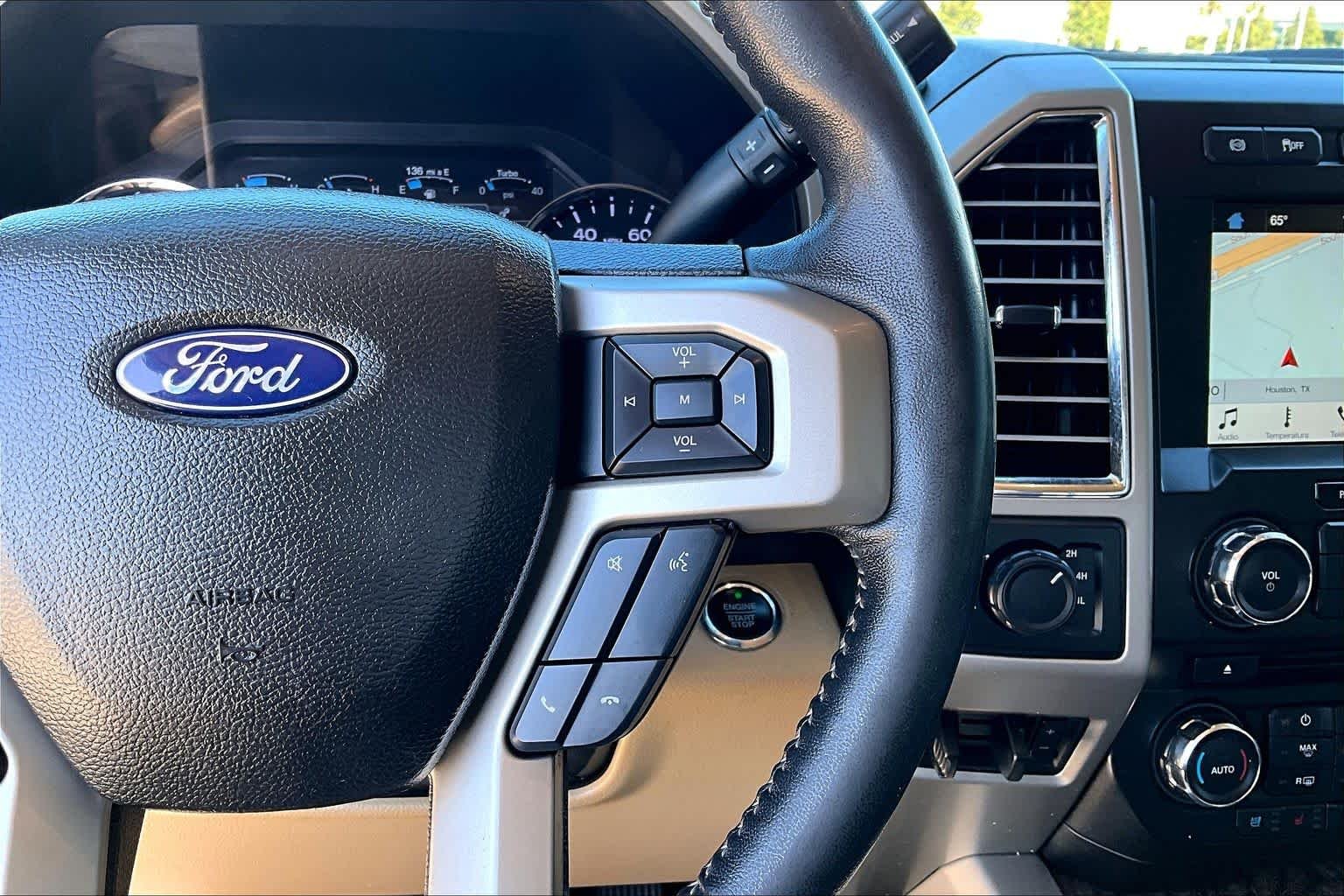 Used 2017 White Platinum Metallic Tri-Coat Ford Lariat image 25