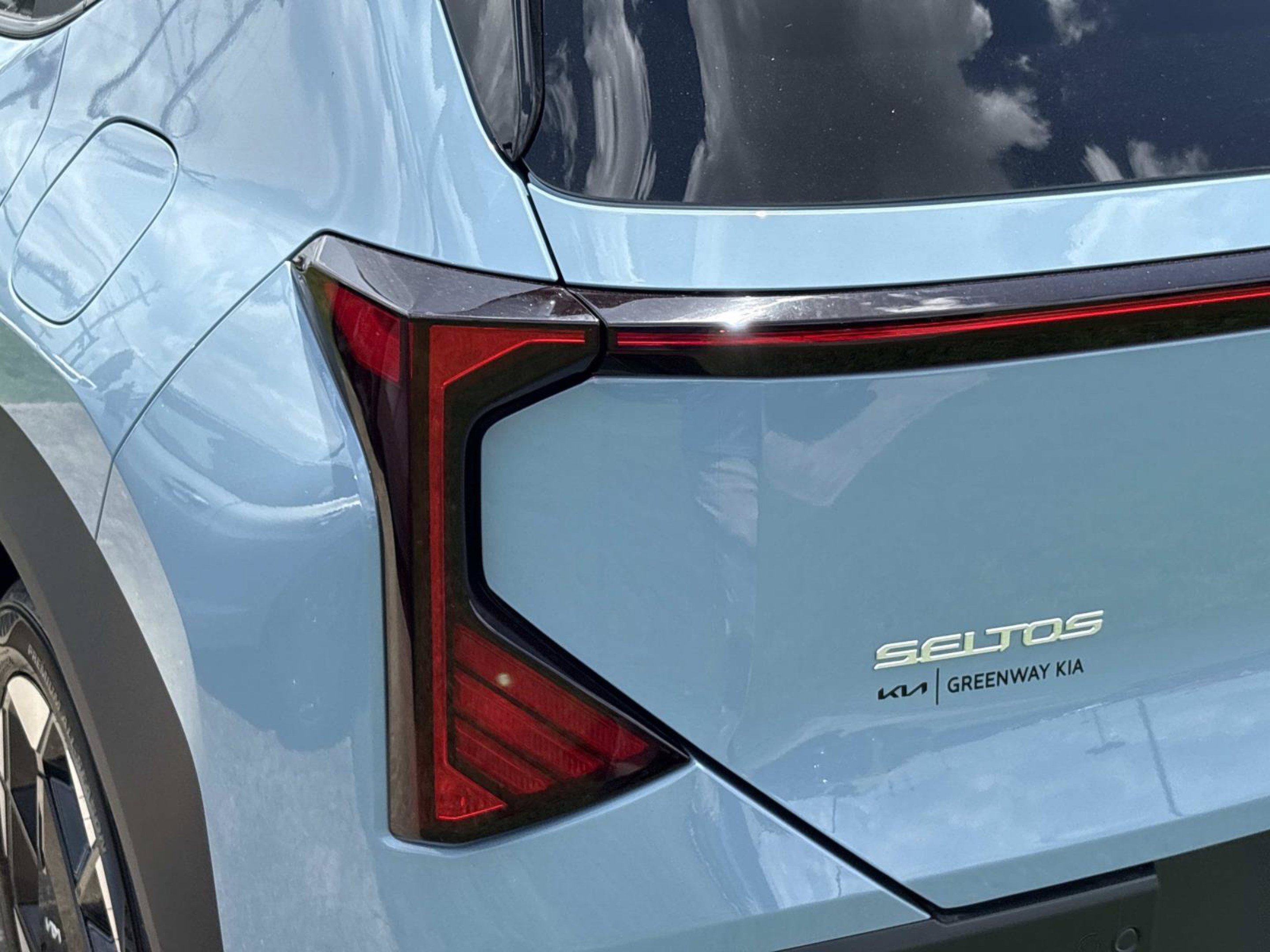 New 2027 Frost Blue / Black Roof Kia S image 33