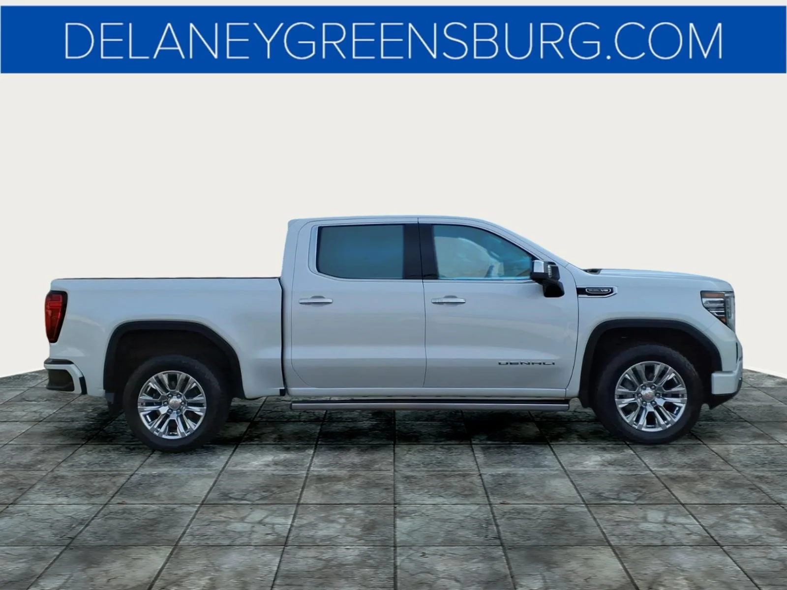 Used 2024 White Frost Tricoat GMC Denali image 2