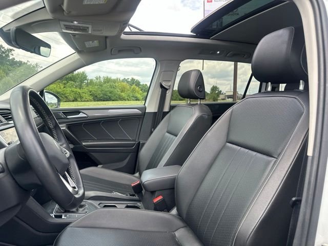 Used 2022 White Volkswagen 2.0T SE image 11