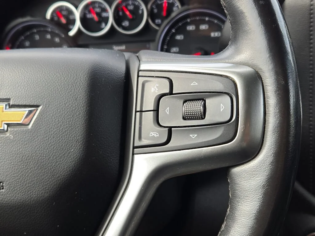 Used 2021 Black Chevrolet LT image 25