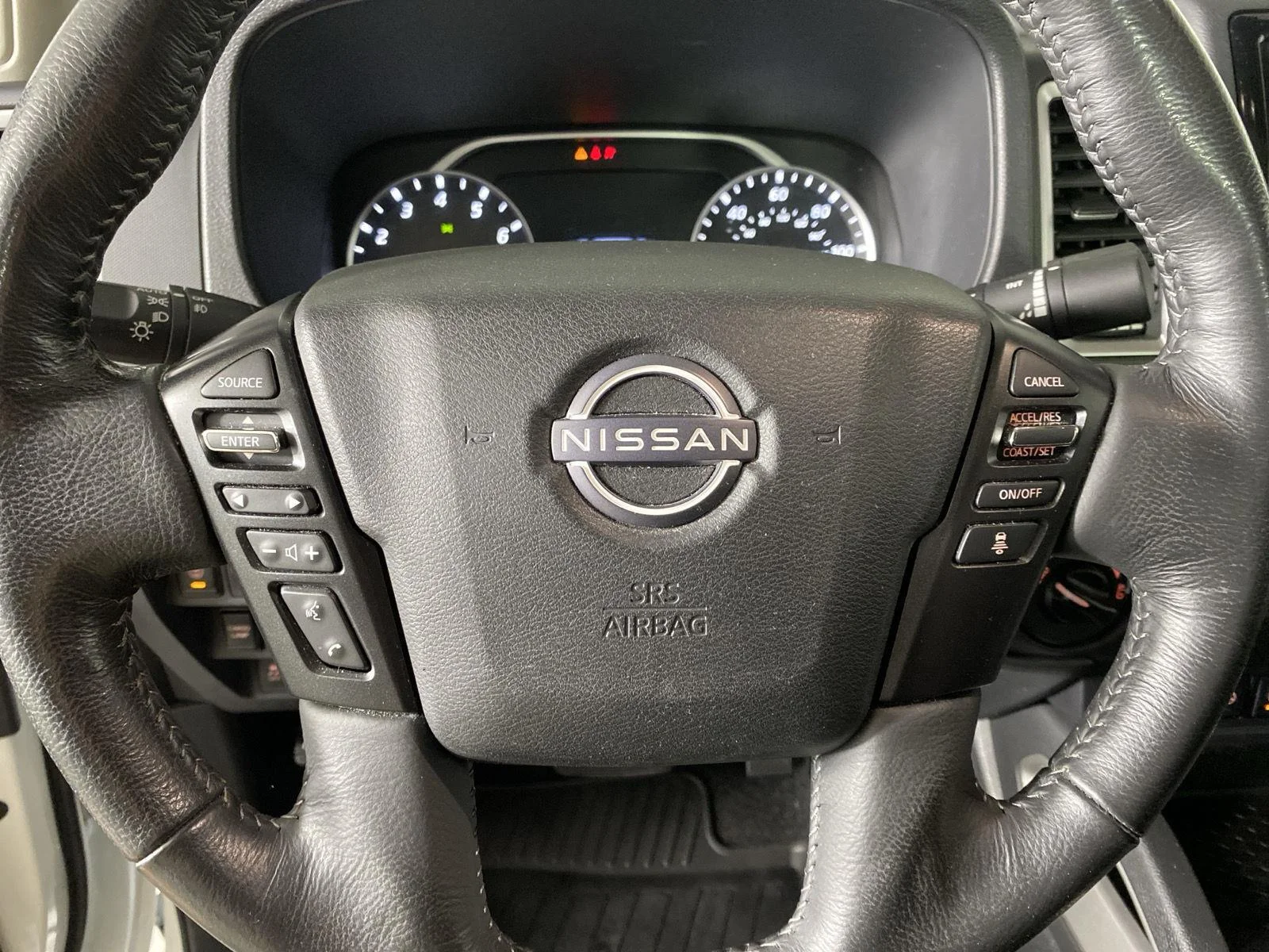 Used 2024 Wh Nissan SL image 14